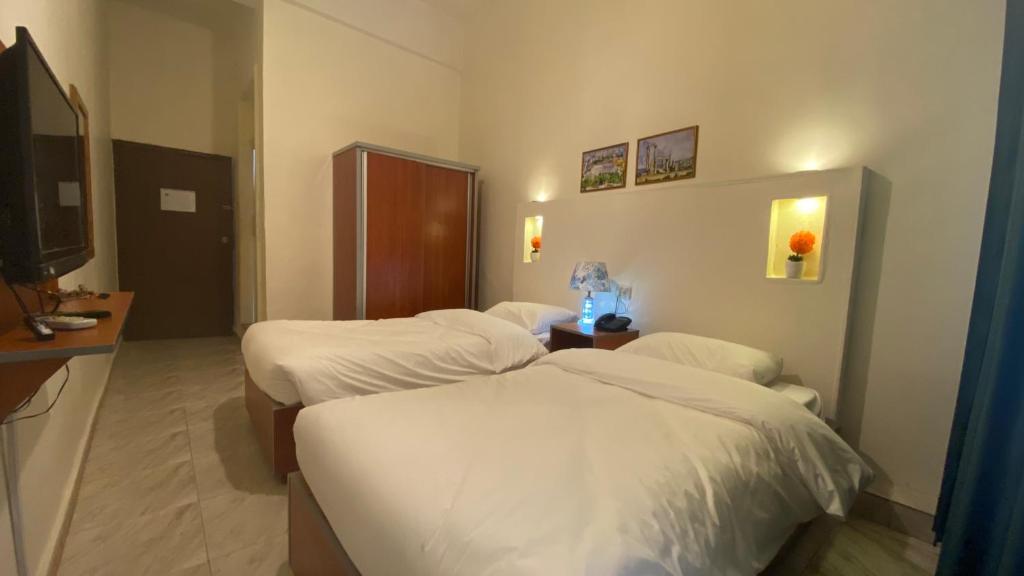 New Park Hotel photo