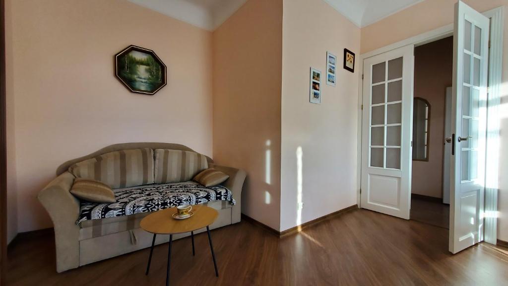 Kyiv TOP LOCATION 60m2 apt in old city fast WIFI selfchekin — Hotel in Kyiv