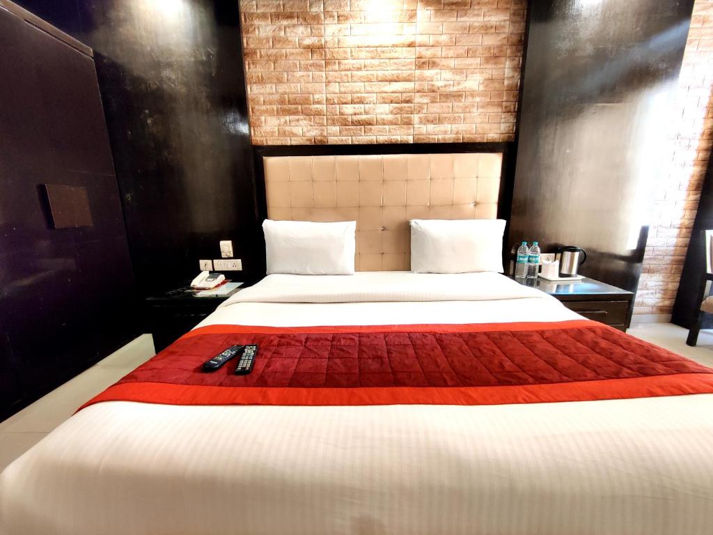 Hotel Delhi Pride photo