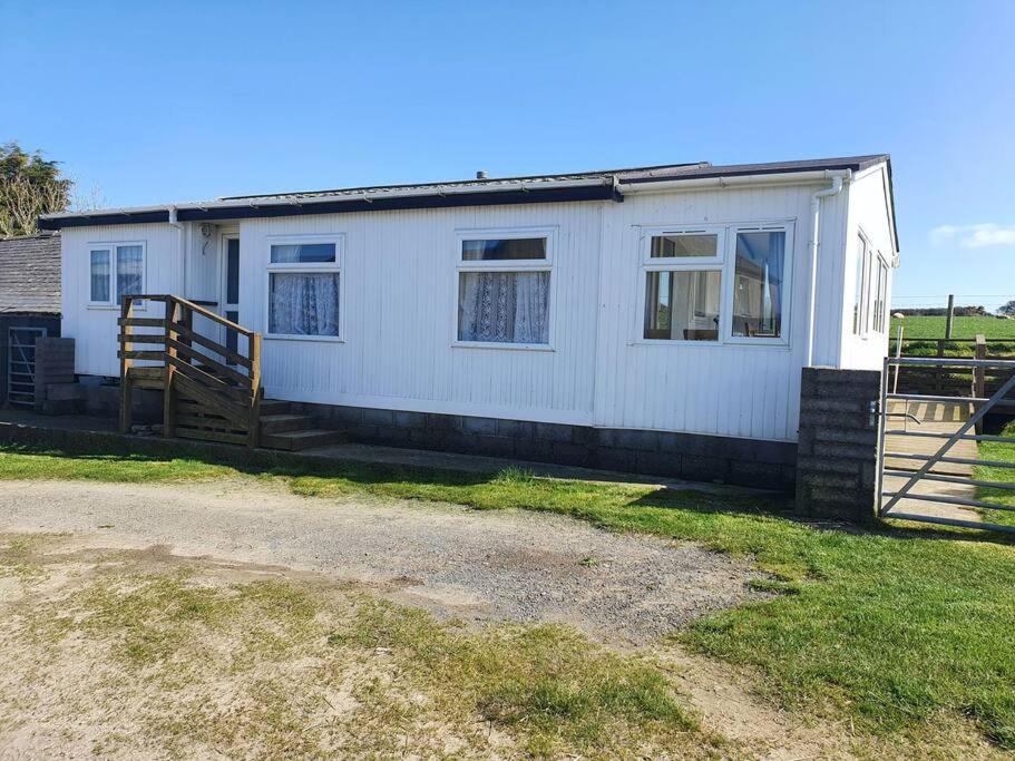 Farm Chalet, Rhoshirwaun near Aberdaron photo 7