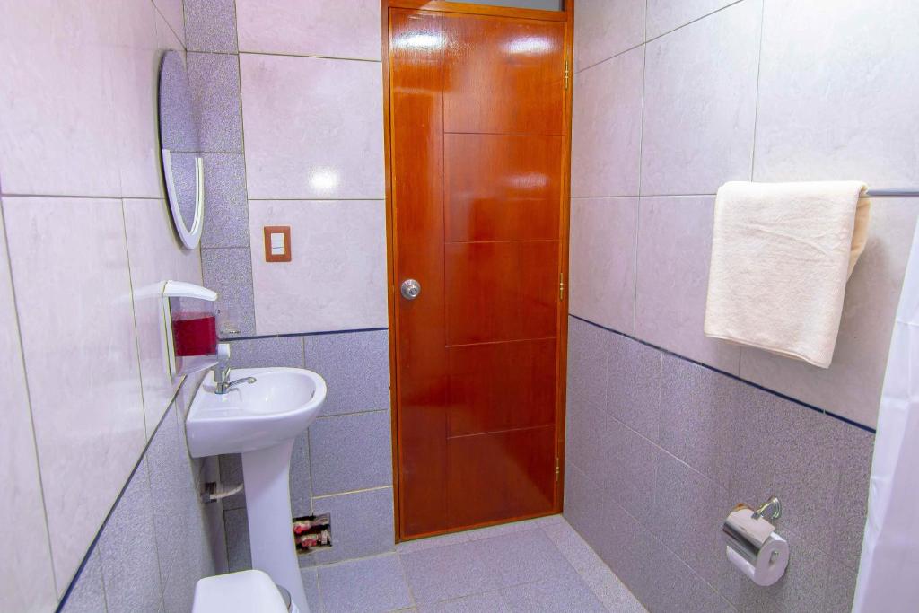 Departamentos KIRI para familias o empresas que viajan en grupo cerca al Aeropuerto Juliaca, con agua caliente - 4