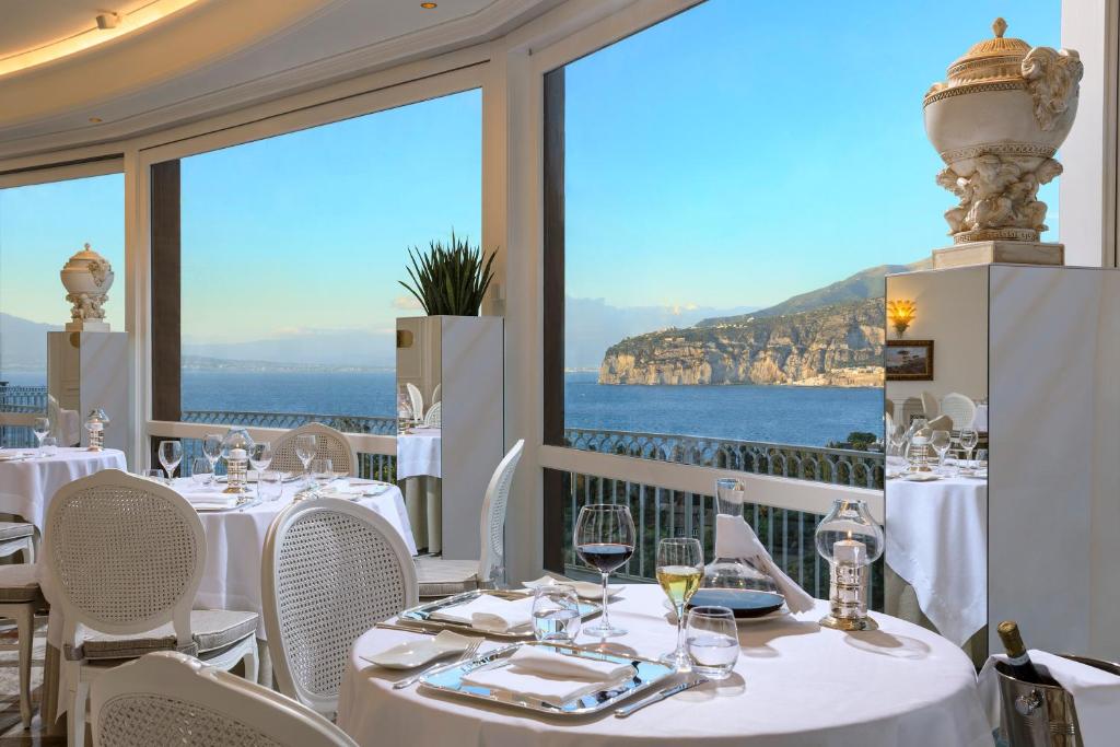 Restaurant, Grand Hotel Capodimonte in Sorrento