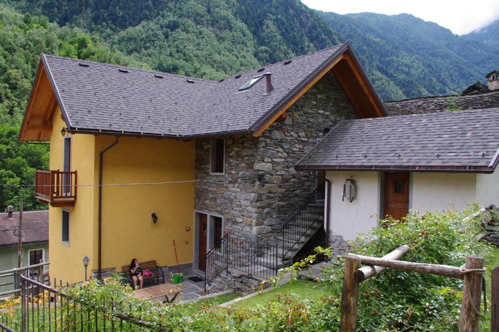 Erebia Appartamenti Vacanza — Hotel in Viganella