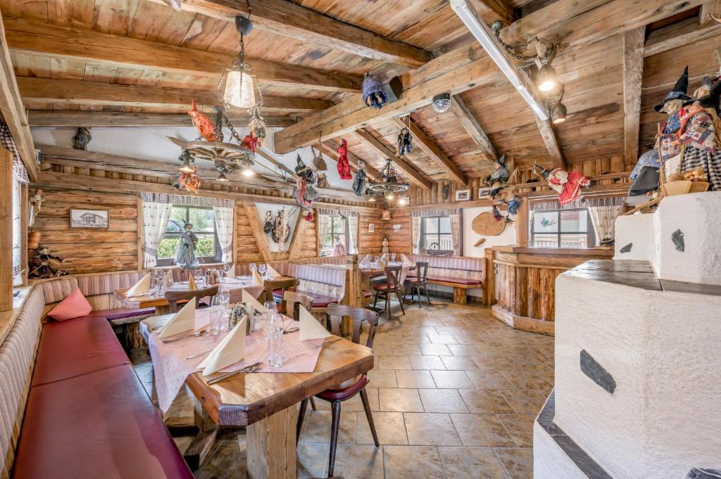 Restaurant, Pension Granbichler in Langenfeld