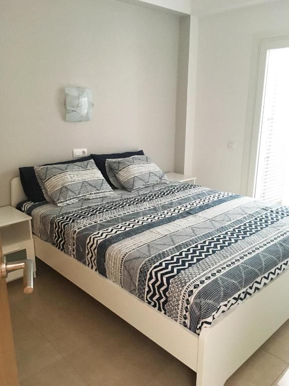 Apartamento céntrico y renovado, 100m de la playa - 5