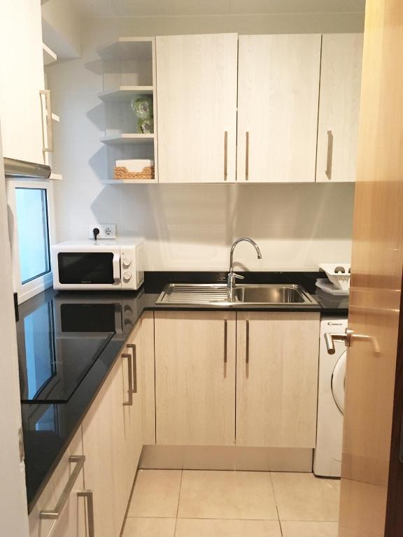 Apartamento céntrico y renovado, 100m de la playa - 4