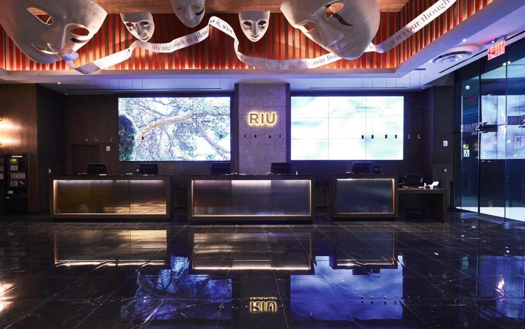 RIU Plaza Manhattan Times Square photo
