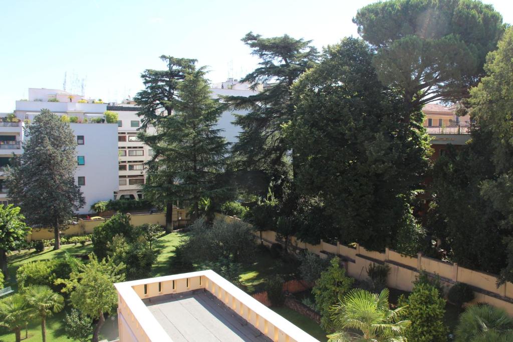 Room In Roma Isole photo