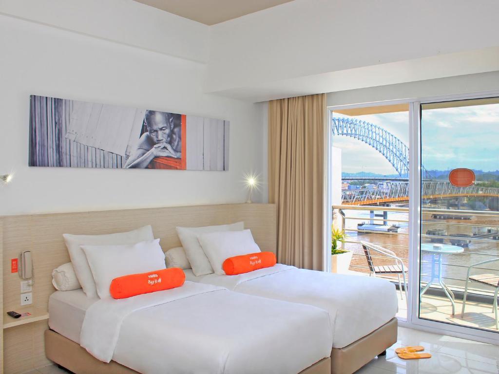 HARRIS Hotel Samarinda photo