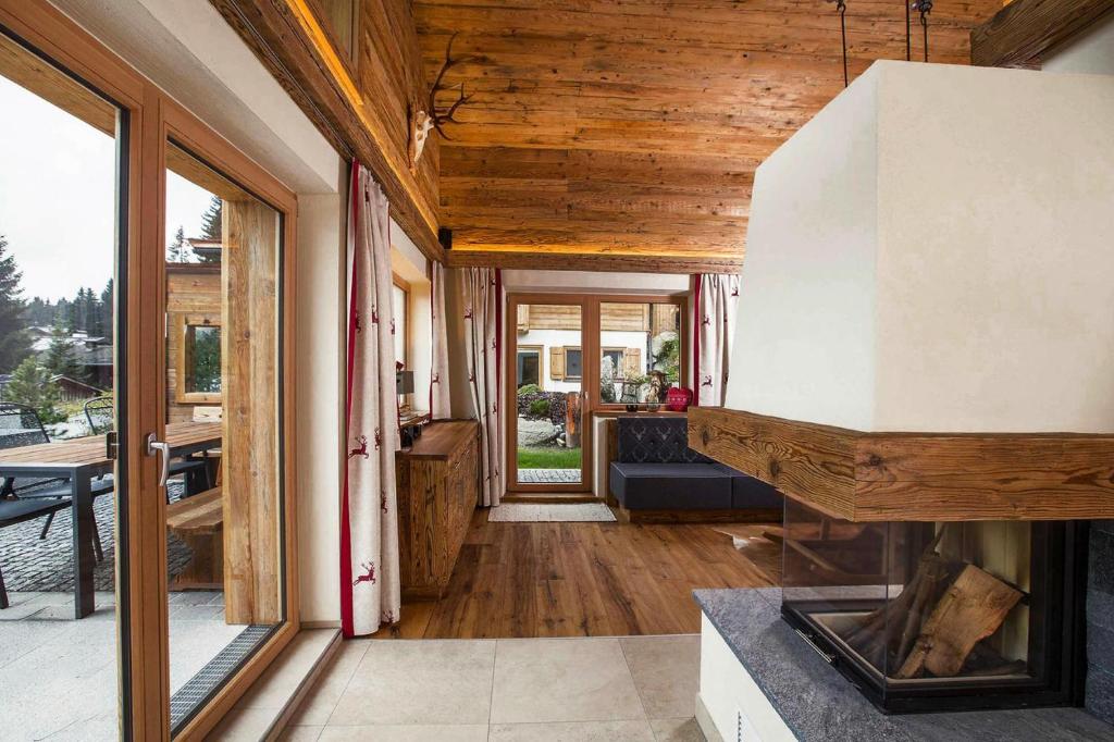Chalet in Königsleiten with Mountain Views & Spa - 3