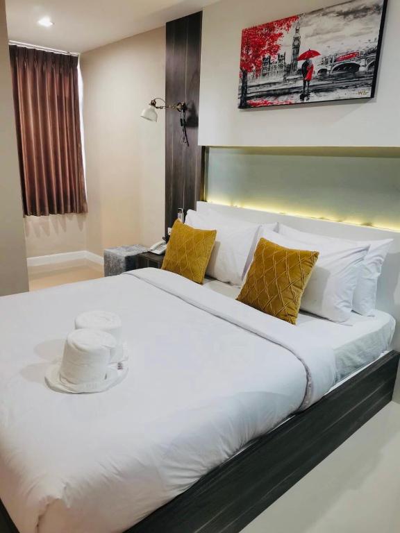 We Resident Hotel photo