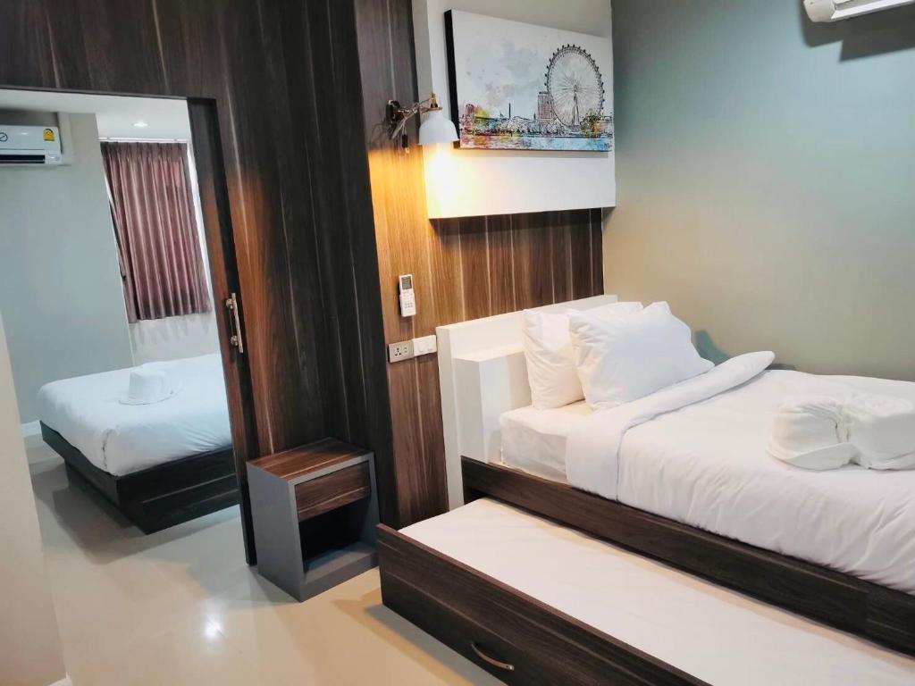 We Resident Hotel photo