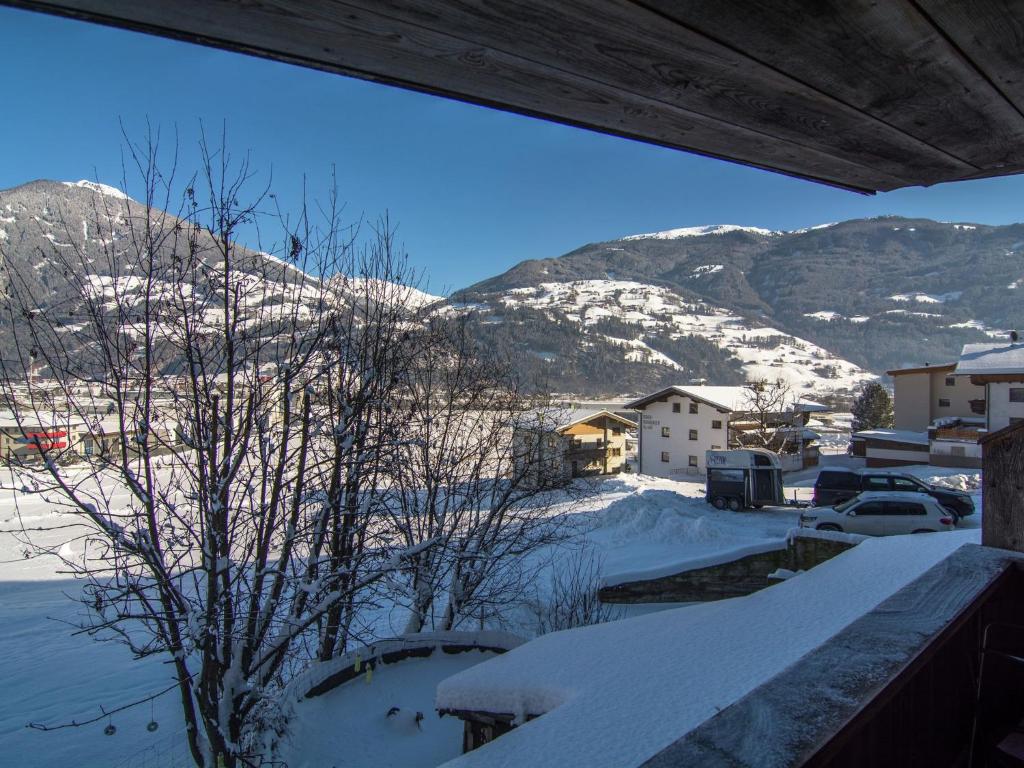 Apartment in Kaltenbach near Ski Lift - 3