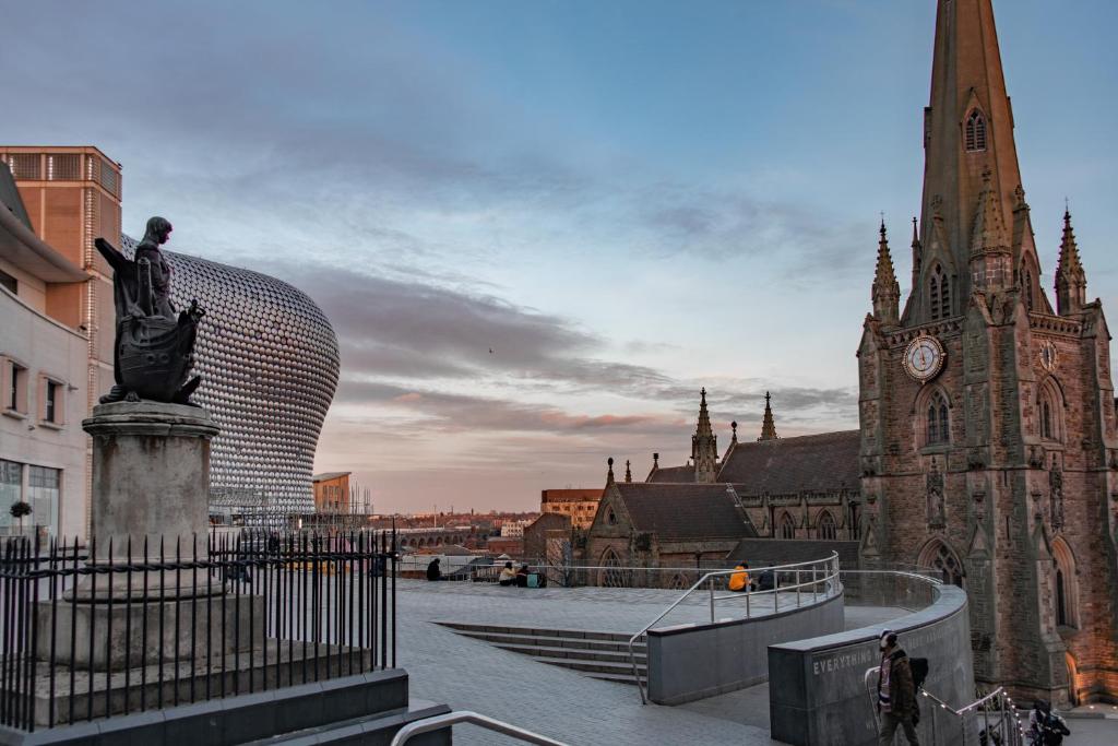 Nearby attraction, PREMIER SUITES Birmingham in Birmingham