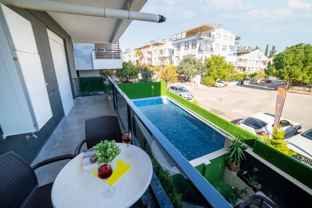 スイミングプール