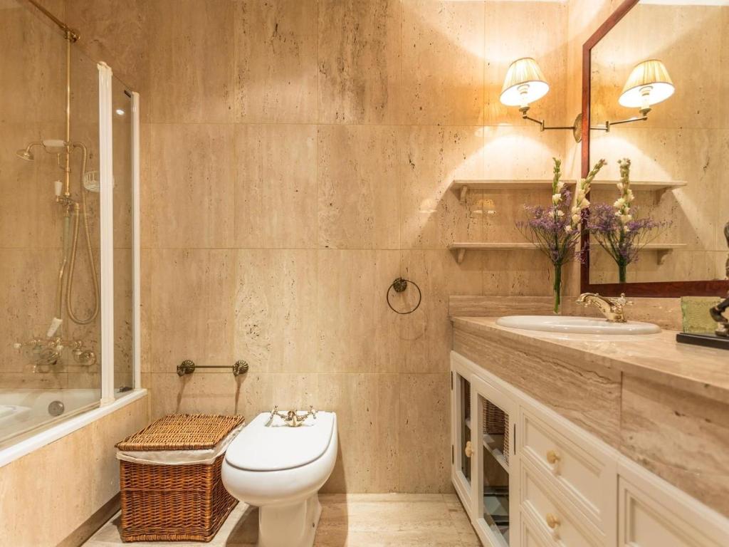 One&Lux - Stylish Apartment near Plaza de Espana photo