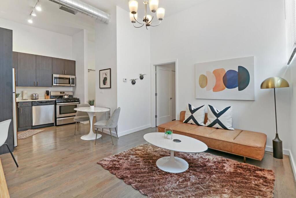 1BR Perfect Home in the City, Close to Everything - Lake 205 — Hotel in Chicago (IL)