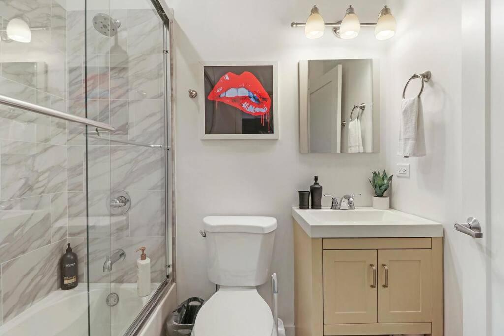 1BR Perfect Home in the City, Close to Everything - Lake 205 photo