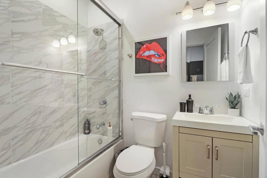 1BR Perfect Home in the City, Close to Everything - Lake 205 photo