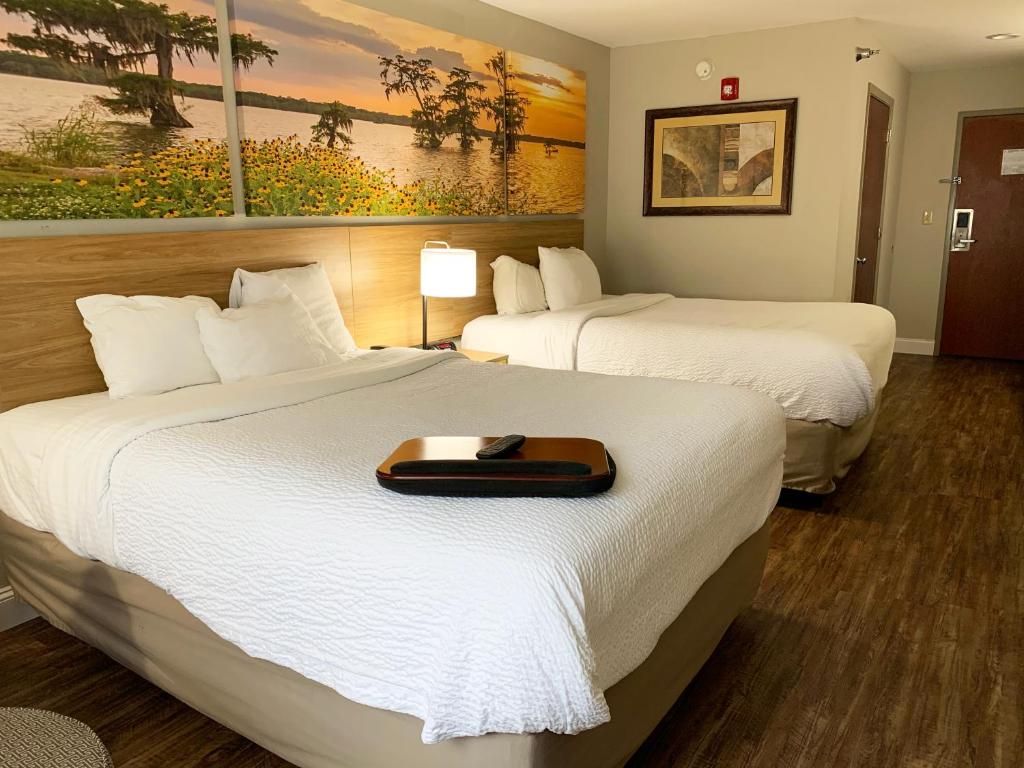 Days Inn & Suites by Wyndham Cabot photo