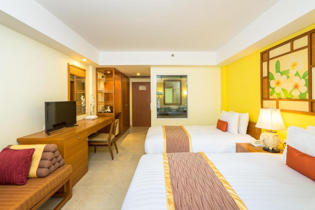Cosy Beach Hotel (SHA Extra Plus) photo