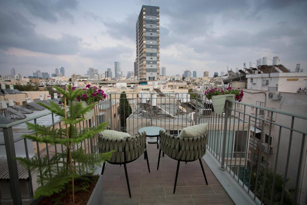 Emilia TLV photo