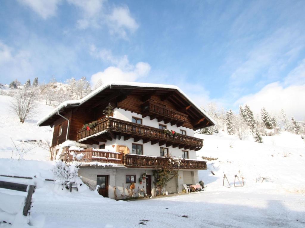 Chalet in Sankt Johann near Ski Lift, Wagrain