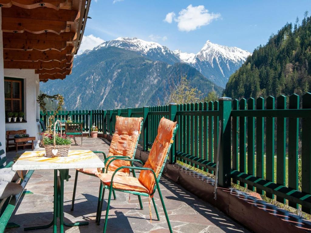 Apartment with garden near hiking trails - 1
