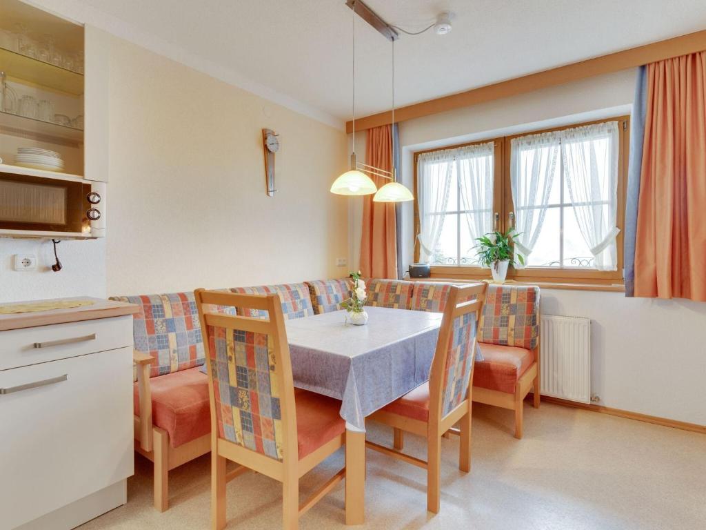 Apartment in Hainzenberg near Ski Lift - 4