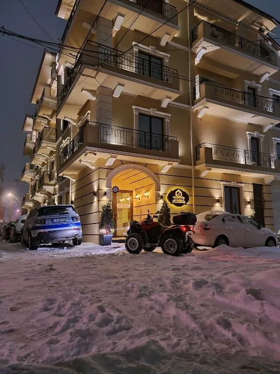 Legacy Boutique Hotel, hotel in Korçë