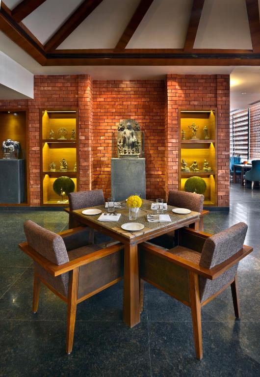 Bar/lounge