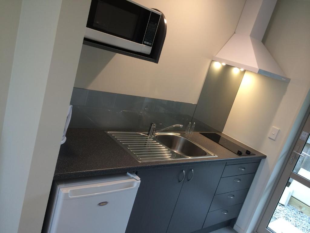 Kitchen, Rolleston Highway Motel in Christchurch