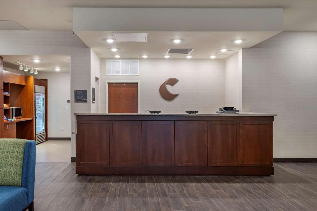 Comfort Suites Newnan 전경