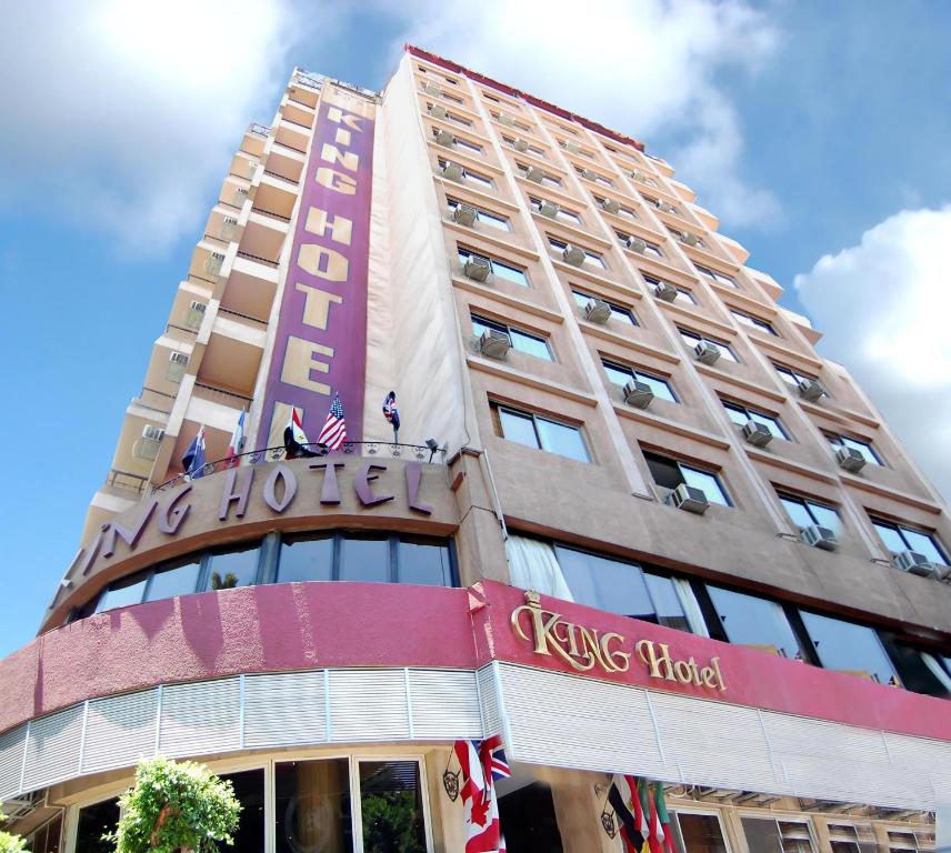 Jacuzzi By The Historic Giza Pyramids Apartment 3 in Cairo, Egypt