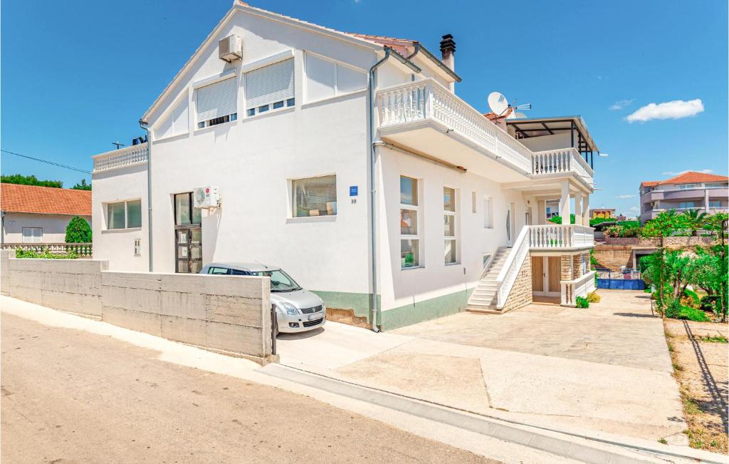 Amazing Apartment In Vodice With 2 Bedrooms And Wifi