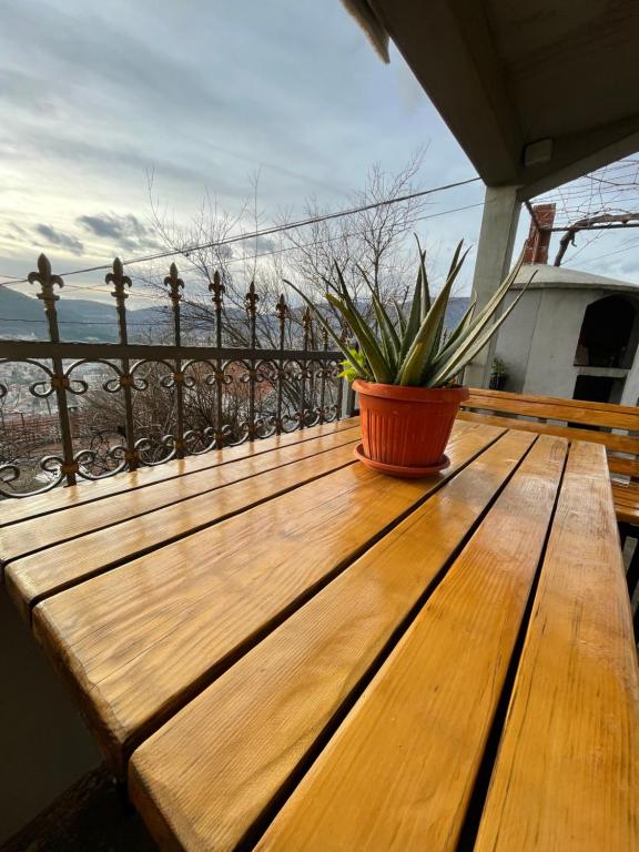 The Lookout Apartment photo