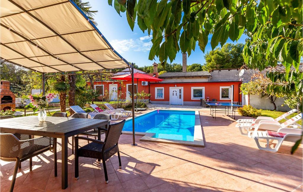 Beautiful Home In Pula With Wifi, Pula