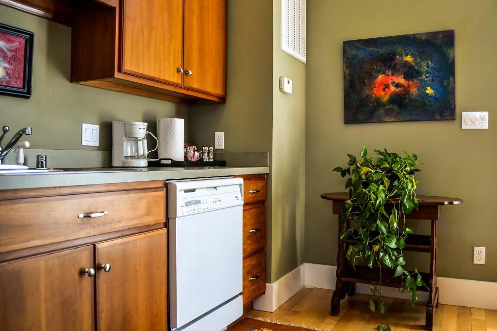 Dickson Street Bed & Breakfast photo