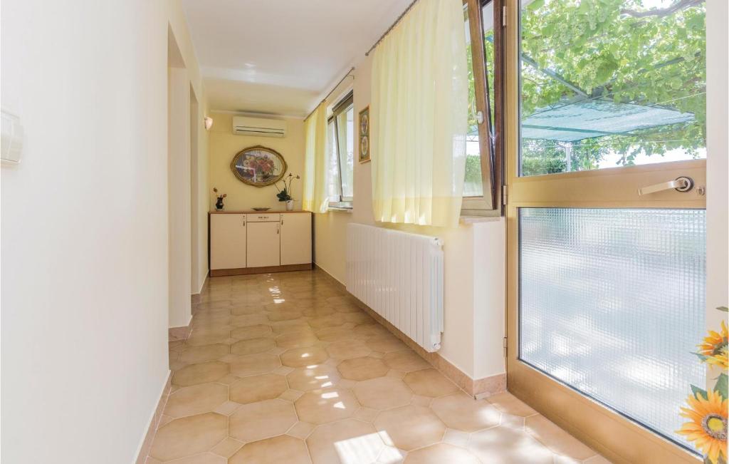 Beautiful apartment in Kanfanar with 2 Bedrooms and WiFi photo