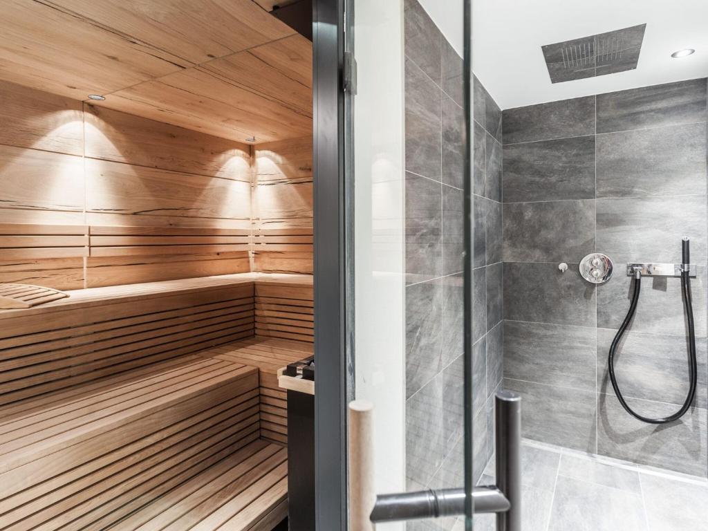 Luxury Chalet Gaschurn near Ski Lift - 5