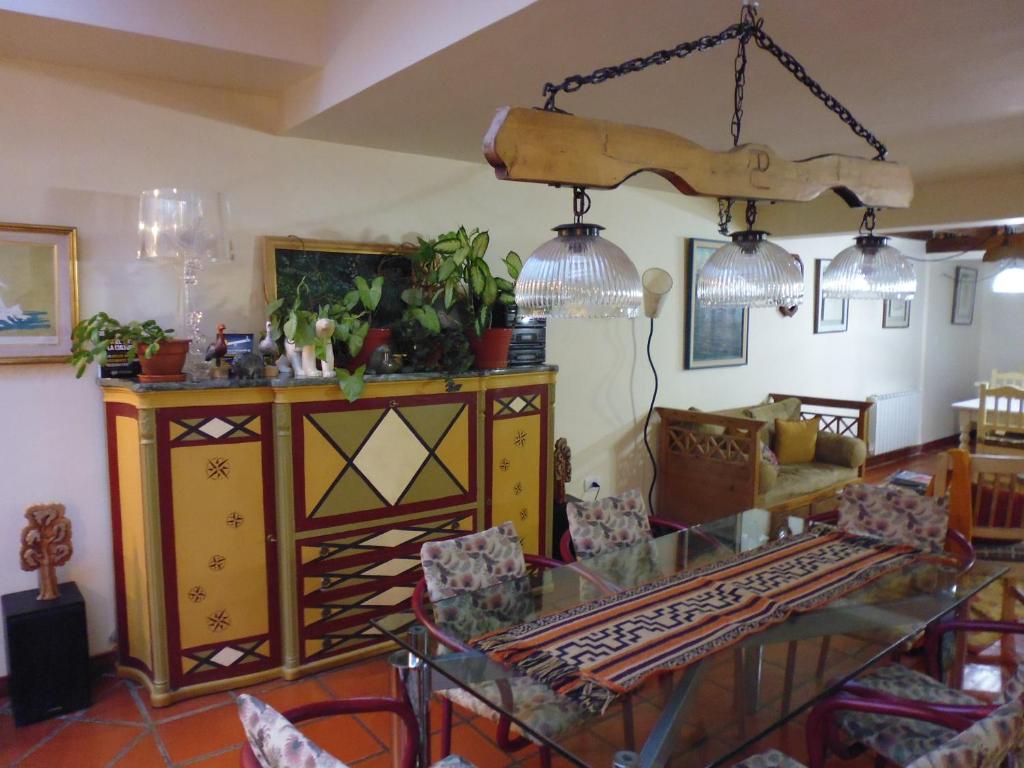 Shared lounge/TV area