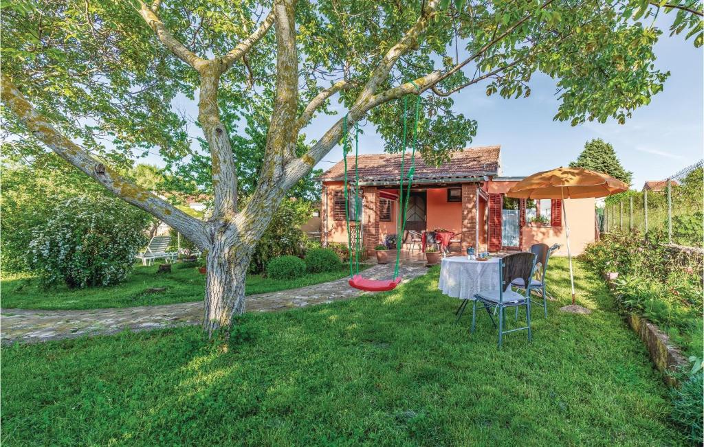 Beautiful Home In Sisan With Wifi, Šišan