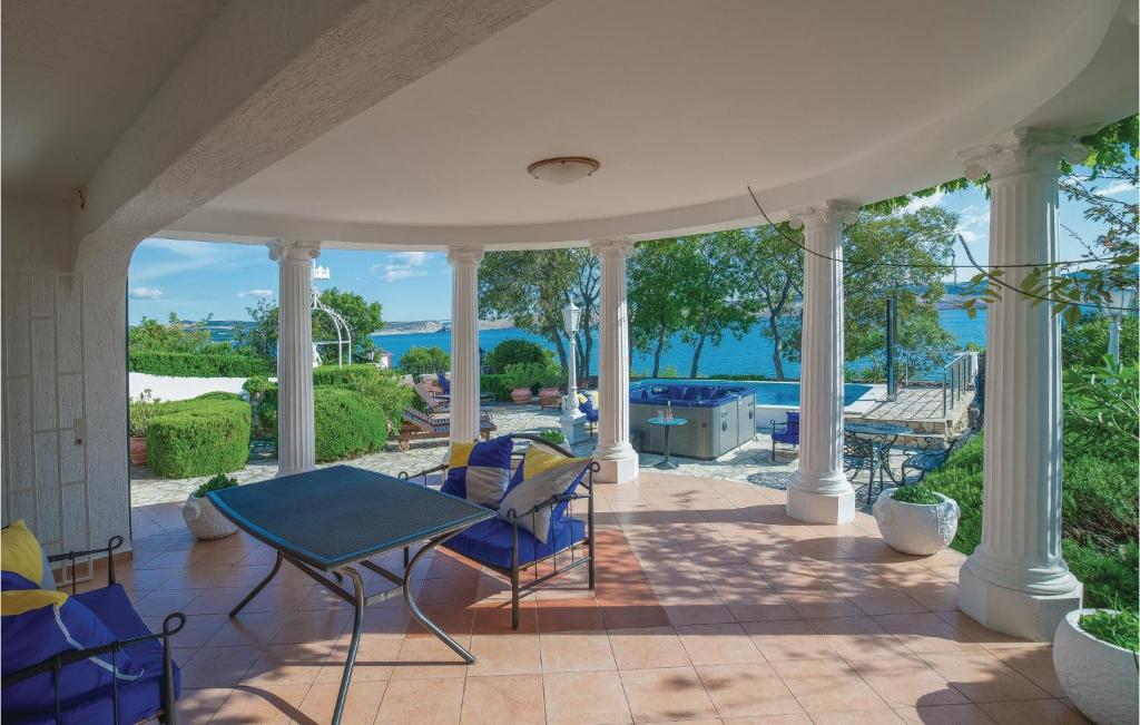 Beautiful Home In Seline With 7 Bedrooms, Wifi And Heated Swimming Pool photo