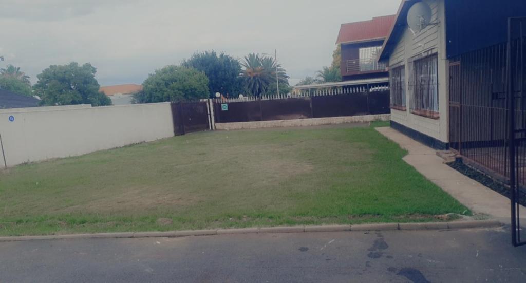 Dreams Guest Inn Raceview — Hotel in Johannesburg