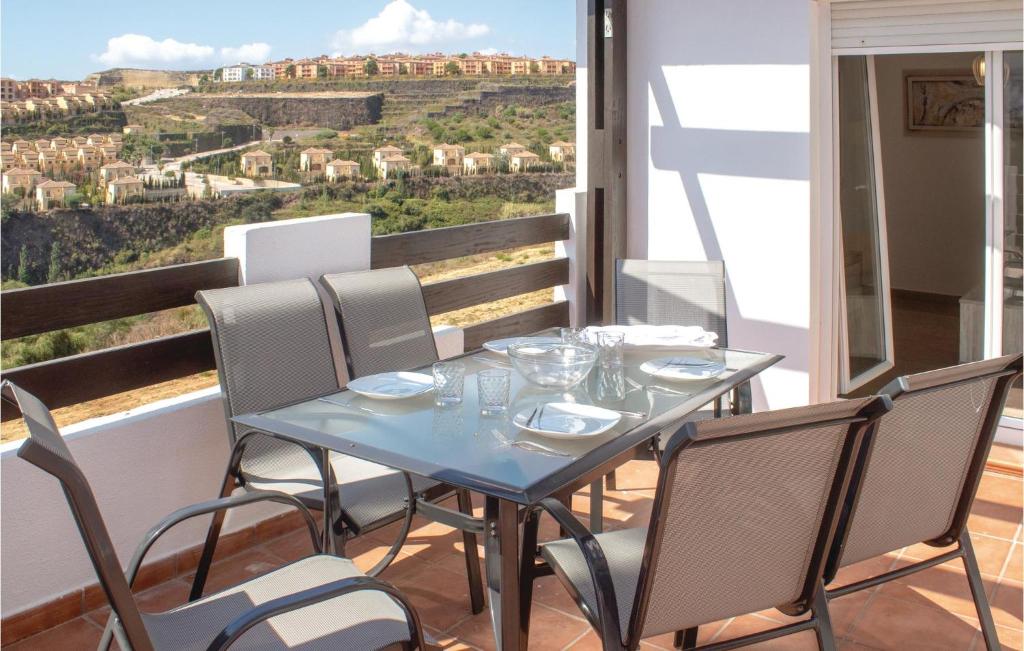 Beautiful Apartment In La Duquesa 전경