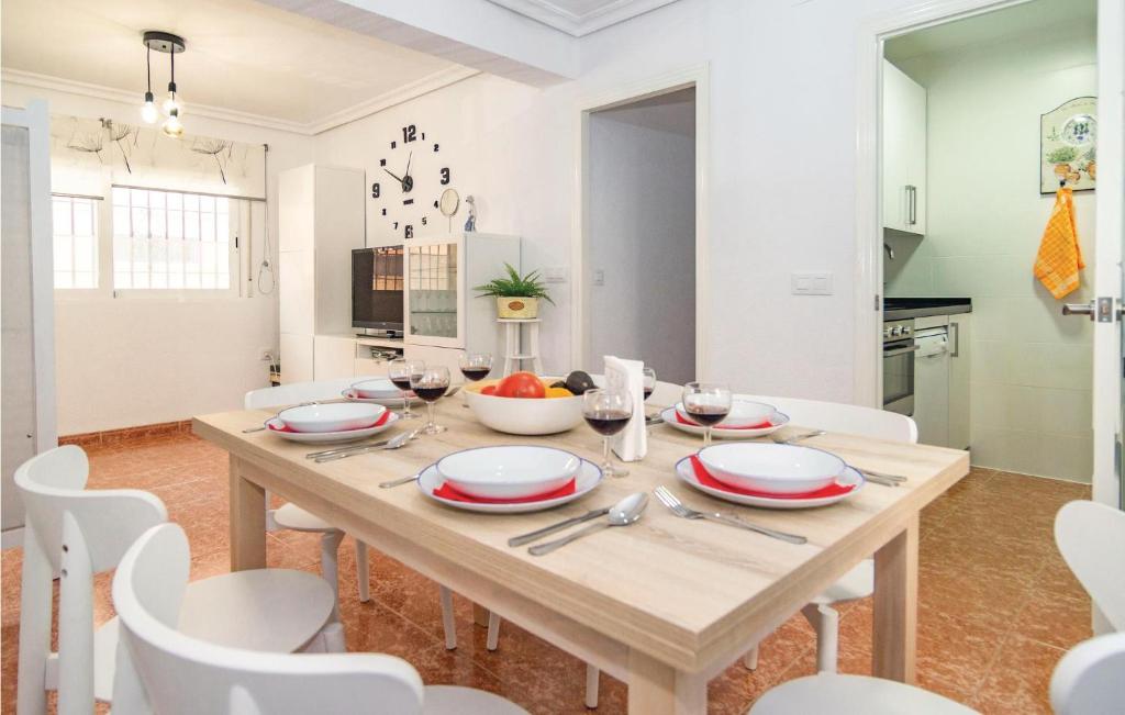 Lovely Apartment In Córdoba With Wifi - 2