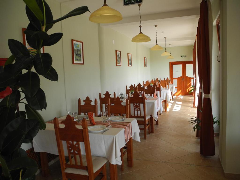 Bonanza Pensiune & Restaurant photo
