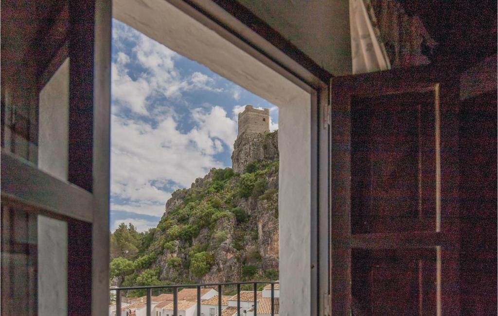 Gorgeous Home In Zahara De La Sierra 전경
