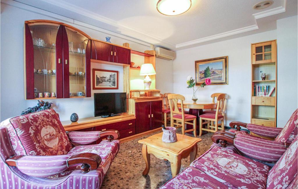2 Bedroom Pet Friendly Apartment In Santa Pola - 4