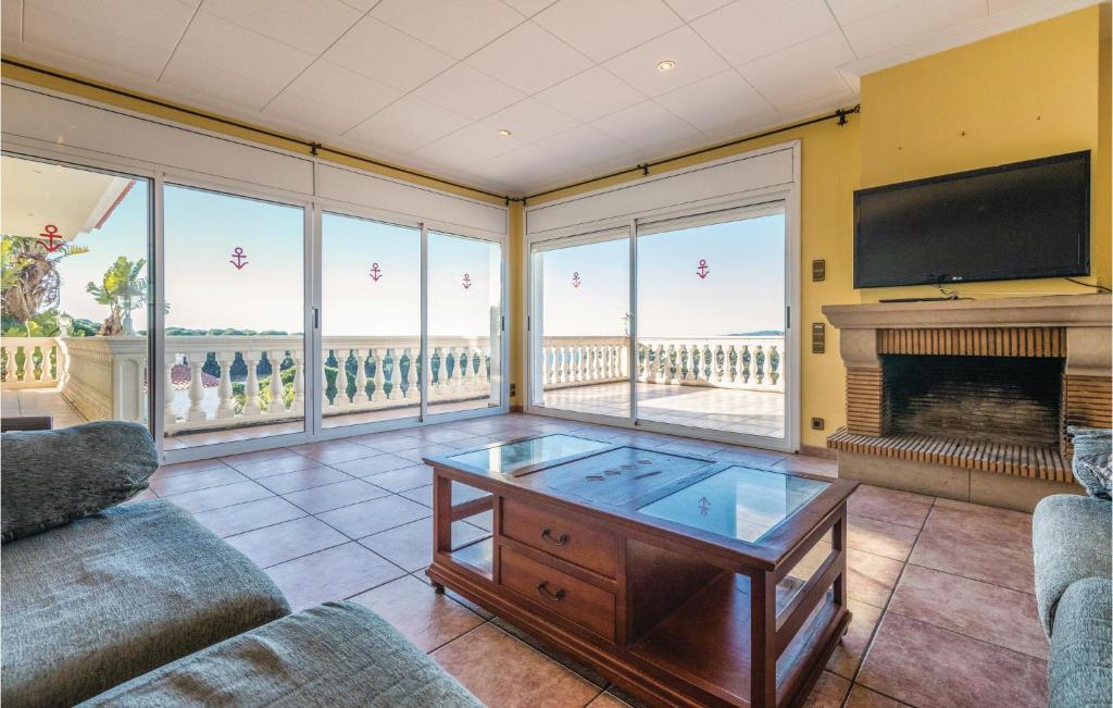 Beach Front Home In Lloret De Mar - 2